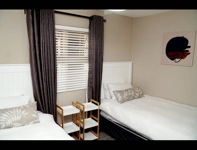 2 BEDROOM APARTMENT FOR SALE IN HARTENBOS CENTRAL